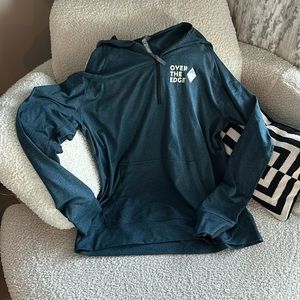 Vuori men’s hooded quarter zip in blue size large - branded